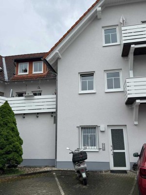 Frisch sanierte und stilvolle 2-Zimmer-DG-Wohnung mit Einbauküche in Büdingen
