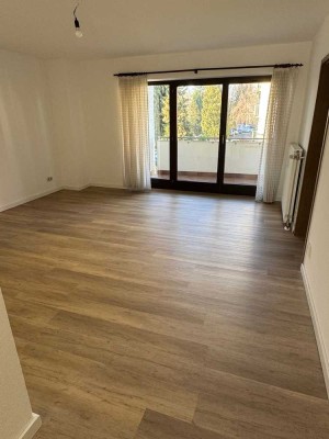 Geschmackvolle 2,5-Raum-Wohnung mit Balkon und Einbauküche in Oberursel (Taunus)