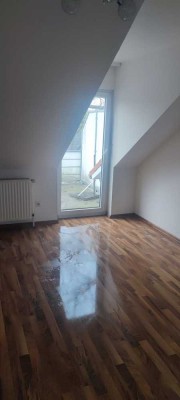 Helle 2 ZKB Wohnung mit Balkon