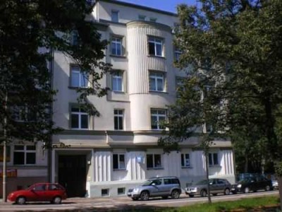 3-Zimmer-Altbauwohnung, WG geeignet, EBK, Balkon, AR!