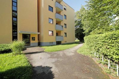 Bezahlbares Wohneigentum dank Erbpacht: Solide 4-Zimmer-Wohnung, 2 Loggien, TG-Stellplatz - Dachau!