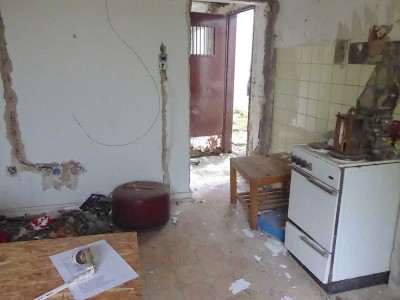 Haus mit 3 WE, Garage und kleinem Garten