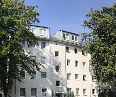 Vollständig saniert: Helle 3-Zimmer-Wohnung mit Einbauküche und Balkon in der List