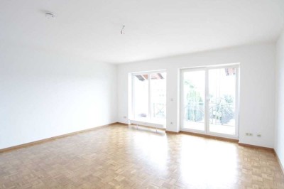 Erstbezug nach Renovierung! Große, sonnige 2,5-Zi-Maisonette-Dachgeschosswohnung zentral in Puchheim