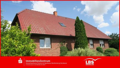 Einfamilienhaus mit Einliegerwohnung!