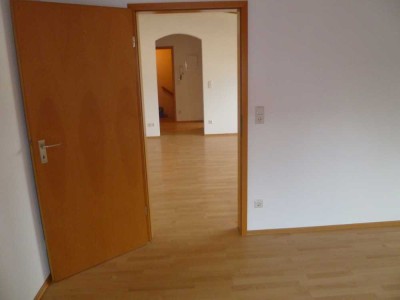Gepflegte 2-Zimmer-Dachgeschosswohnung mit EBK in Mannheim-Käfertal Nord