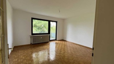 Schöne 3,5-Raum-Wohnung mit geh. Innenausstattung in 6-Fam.-Haus mit Arztpraxis in Do-Süd