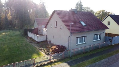 Wohnhaus mit großem Grundstück in Rüthnick