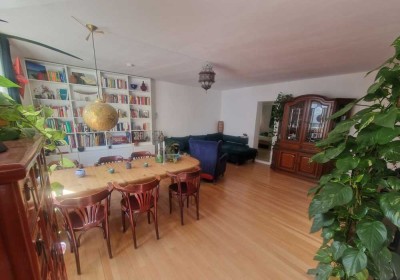 Untermiete: möblierte 3-Zimmer-Wohnung in Köln Lindenthal