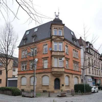 Charmante, komplett sanierte Altbauwohnung mit Erker, Tageslichtbad & Einbauküche
