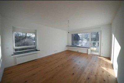 Kernsanierte 3,5-Raum-Wohnung mit gehobener Innenausstattung mit Balkon und EBK in Heilbronn