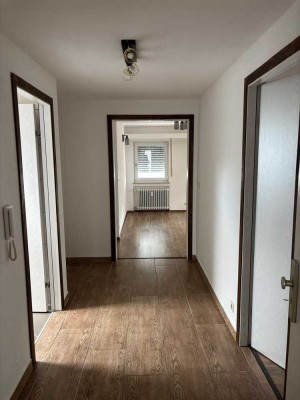 helle 2-Zimmer-Dachgeschosswohnung mit Terrasse und EBK in Aichtal
