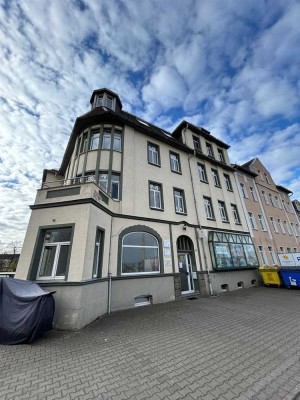 * Gut vermietetes und großes Wohn -und Geschäftshaus mit Stellplätzen in guter und ruhiger Lage! *