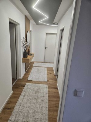 Modern sanierte 3-Zimmer-Wohnung mit exklusiver Ausstattung