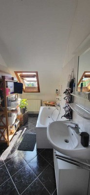 Geschmackvolle, gepflegte 4-Zimmer-Maisonette-Wohnung mit Balkon in Hennef