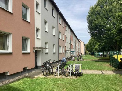 Teil-Renovierte 3-Zimmer-Wohnung ca. 63,18m² mit XL-Balkon in Hannover-Döhren verfügbar