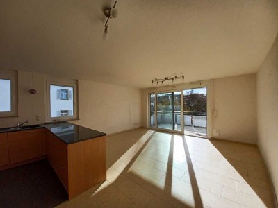 Großzügige OG-Wohnung mit Balkon!