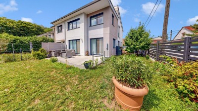 Stilvolles Wohnen in moderner Doppelhaushälfte mit hochwertiger Ausstattung