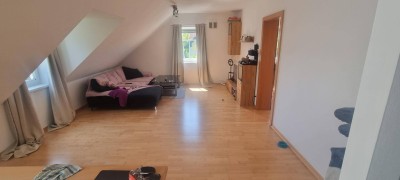 3-Zimmer Dachgeschosswohnung mit Garten