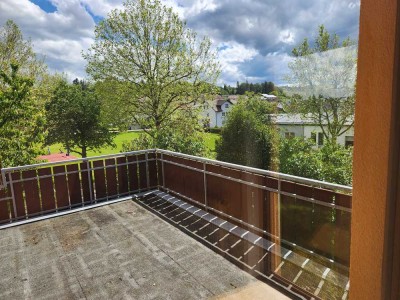 Drei-Zimmer-Wohnung mit Gartenmitbenutzung und zusätzlichem Zimmer in Engelsbrand