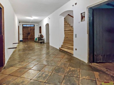 Wohnhaus mit Stallungen im Zentrum von Lambach. - Sanierungspotential mit Widmung „Gemischtes Baugebiet".