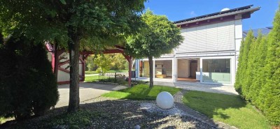 Ruhiges und großzügig 4.5 Zimmer Haus mit Terasse und Carport