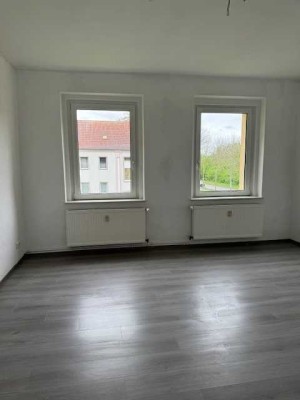 Gerade neu sanierte 3-Raum-Wohnung in ruhiger Lage