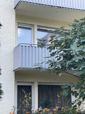 Helle 2 Zimmer Wohnung mit Balkon in zentraler Lage