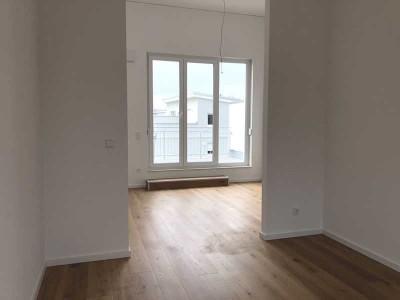 grosses Reihenhaus "RED", bezugsfrei, Keller, Westterrasse und Garten -Samstagsbesichtigung-