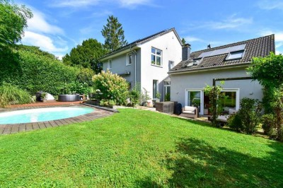 Schöner Wohnen am Schellenberger Wald! 7-Zimmer-Traumhaus mit Garten, Pool & Garage in Stadtwald