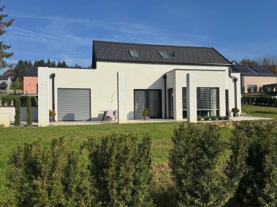 Luxuriöses Einfamilienhaus (ca. 160 m²) mit großer Terrasse und Grünfläche in Fürstenfeld