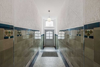 Altbau trifft Gartenidylle – Gartenwohnung mit großer Loggia und eigenem Garten