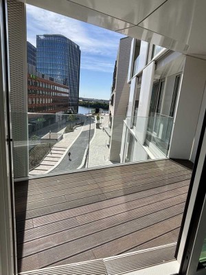 Südbalkon // Elb- und Cityblick // Loft // Luxus // THE LYTE // modern // ankommen