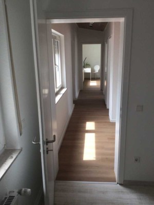 WG Zimmer in geräumigen freistehendem EFH mit Garten und großer Dachterasse zu vermieten