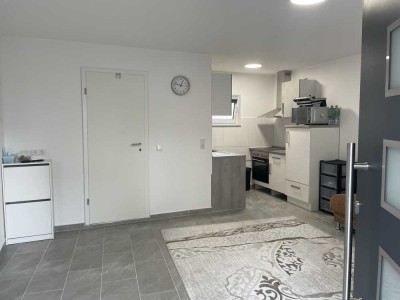 Gepflegte 2-Zimmer-Wohnung mit Einbauküche in Armsheim