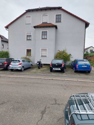 Von Privat: Schöne 2-Raum-DG-Wohnung mit EBK und Balkon in Höchstadt an der Aisch