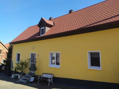 Saniertes Einfamilienhaus mit drei Zimmern, EBK, Garten, Terrasse in Bug, Bamberg