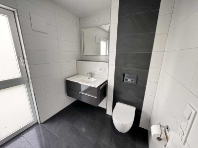Moderne Dreizimmerwohnung mit großem Garten im attraktiven Mühldorfer Norden