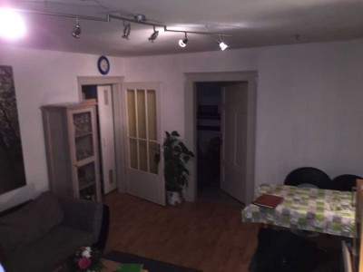Lichtdurchflutete Altbauwohnung mit Flair im Herzen von Esslingen a.N.