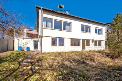 Großer Gartenanteil und das bei einer 3-ZWH im Erdgeschoss + zusätzlich 1,5-ZWH im Dachgeschoss!