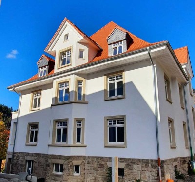 Geschmackvolle, neuwertige 3-Zimmer-Wohnung mit geh. Innenausstattung mit Balkon und EBK
