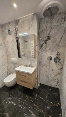 Moderne helle 2 Zi.-Whg im 1. OG mit Aufzug, toller Blick, komplett renoviert und saniert!