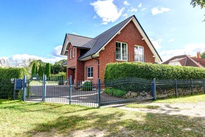 Modernes Einfamilienhaus mit traumhaftem Garten in ruhiger Lage!
