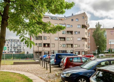 NEU***Kleines möbliertes Penthaus, zentral am Rosengarten mit Balkon und EBK in Rostock