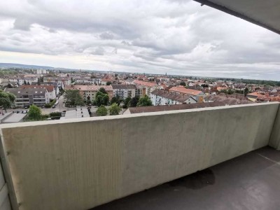 Über den Dächern von Schwetzingen! Sanierte 2 Zimmerwohnung mit Weitblick inklusive