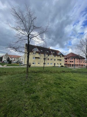 Helle 2-Zimmer-Wohnung mit EBK, Keller & Stellplatz in Salzatal