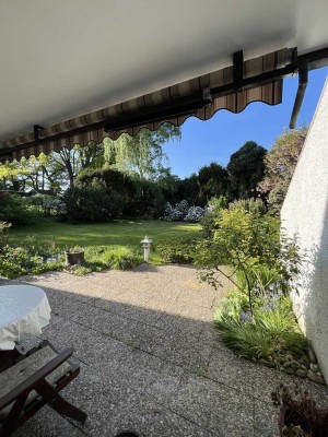 Familienidyll in Lappersdorf: Einfamilienhaus mit großem Garten, überdachter Terrasse und Garage