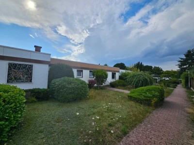 Verstecktes Gartenjuwel in Mainz-Lerchenberg – gepflegter Bungalow, voll unterkellert