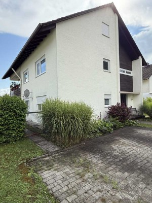 Gepflegte 3,5-Zimmer-Wohnung mit Balkon und EBK in Öhningen zu vermieten
