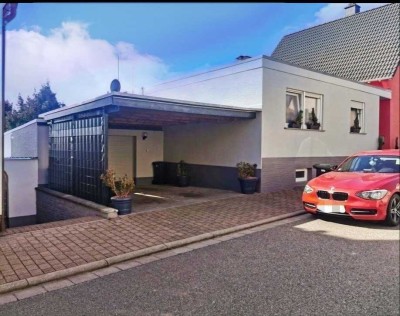 Charmanter Bungalow mit Garage und Carport in schönster Lage von Schönenberg